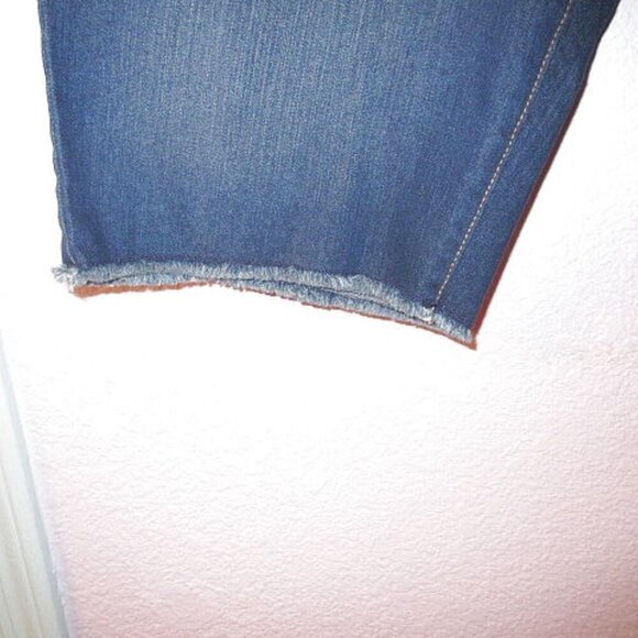 Style & Co Jean Shorts Size 12 Bermuda Stretch Denim High Rise Fringe Modest - Picture 4 of 10